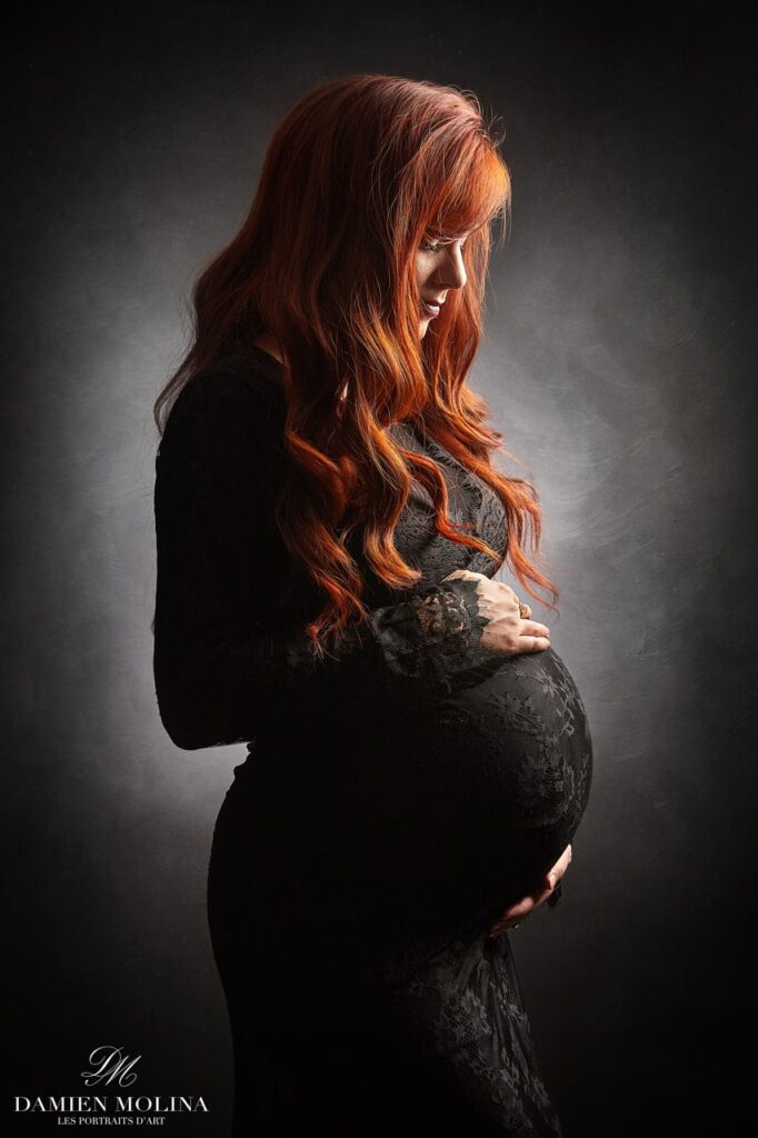 Portrait de grossesse artistique et moderne à Hoenheim (67) - Damien Molina - Photographe photographe grossesse strasbourg robe noire 4