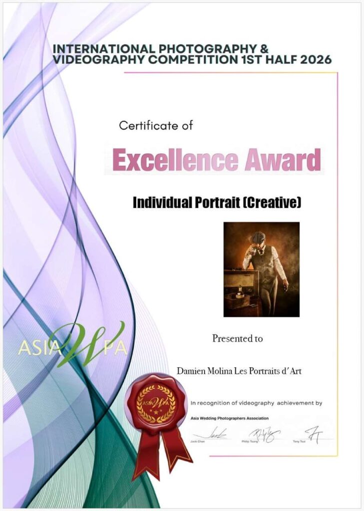 portrait individuel createur excellence peaky radio photographe strasbourg - Damien Molina - Photographe Portrait créatif masculin ambiance vintage Excellence Award AsiaWPA, Damien Molina photographe Strasbourg